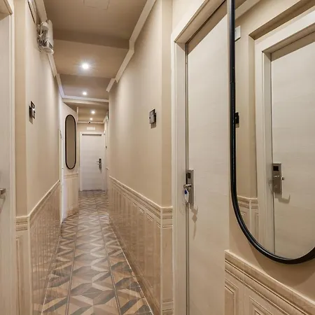 Habitat Monti بيت ضيافة روما